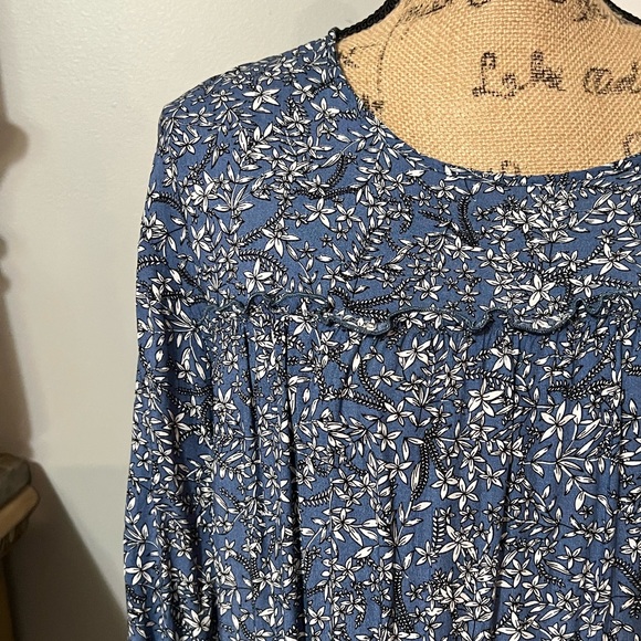 Light Blue Floral Flute-Sleeve Peasant Dress - Picture 10 of 13